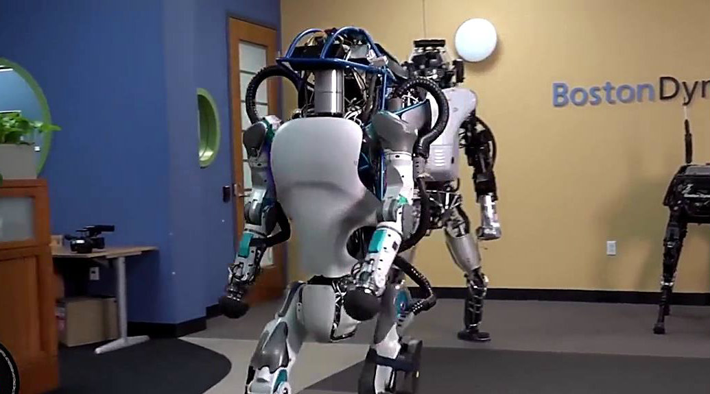 谷歌机器人最新视频:单腿保持平衡