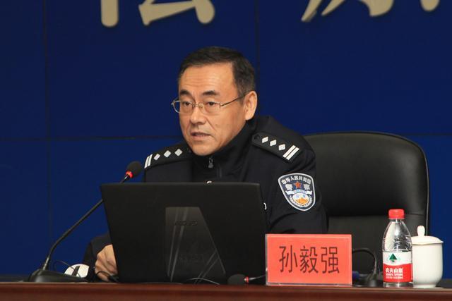 市交警支队深入消防支队开展交通安全知识讲座