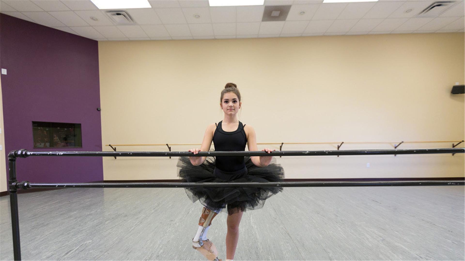 这个故事的主人公是美国密苏里女孩gabi shull,今年14岁,酷爱芭蕾舞