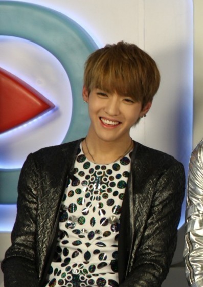 2012年04年12日 exo-m优酷《优酷名人坊》