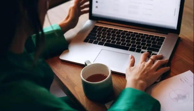 连续早到岗被开除